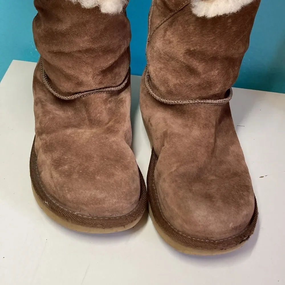UGG Size 7 Brown Suede Leather Boots Sheepskin Lined 5358 Side Buckle 38 EU